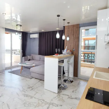 Niko's Deluxe アパート