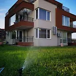 Niko's Deluxe Apartament *
