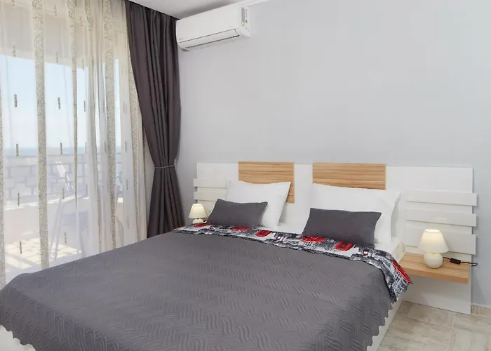 Niko's Deluxe Апартаменты